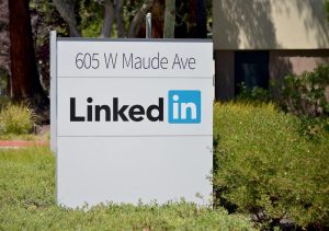 Build a Monetizable Email List on LinkedIn